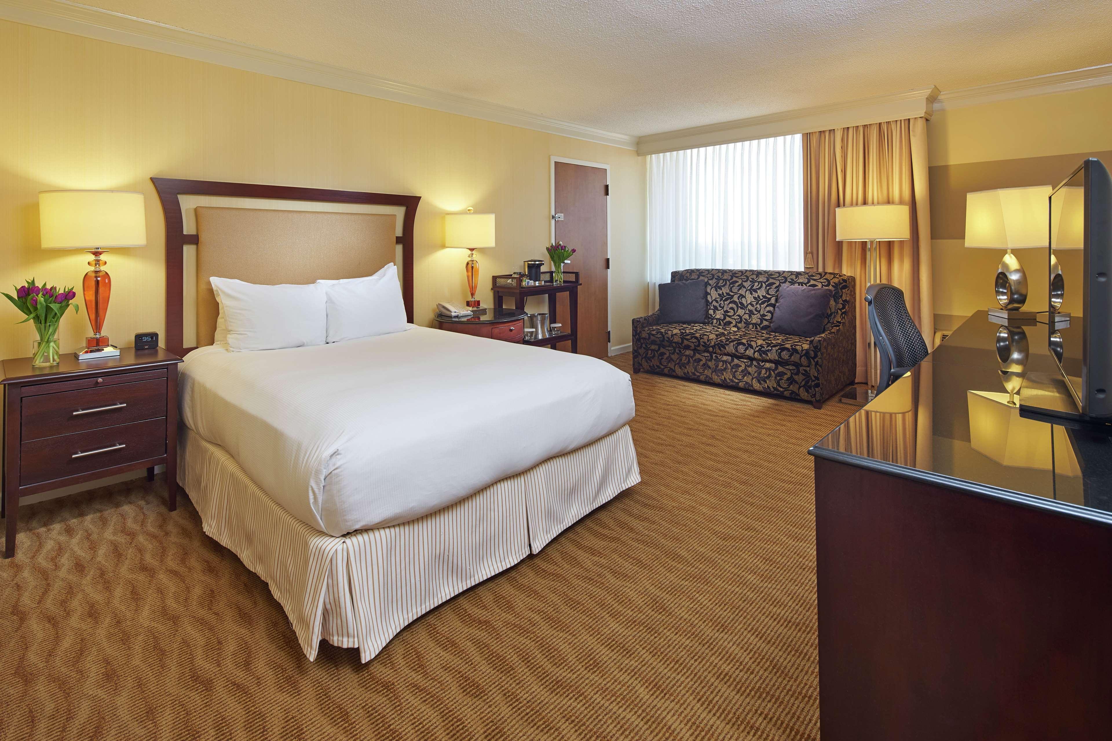 Hilton North Hills 3* Raleigh