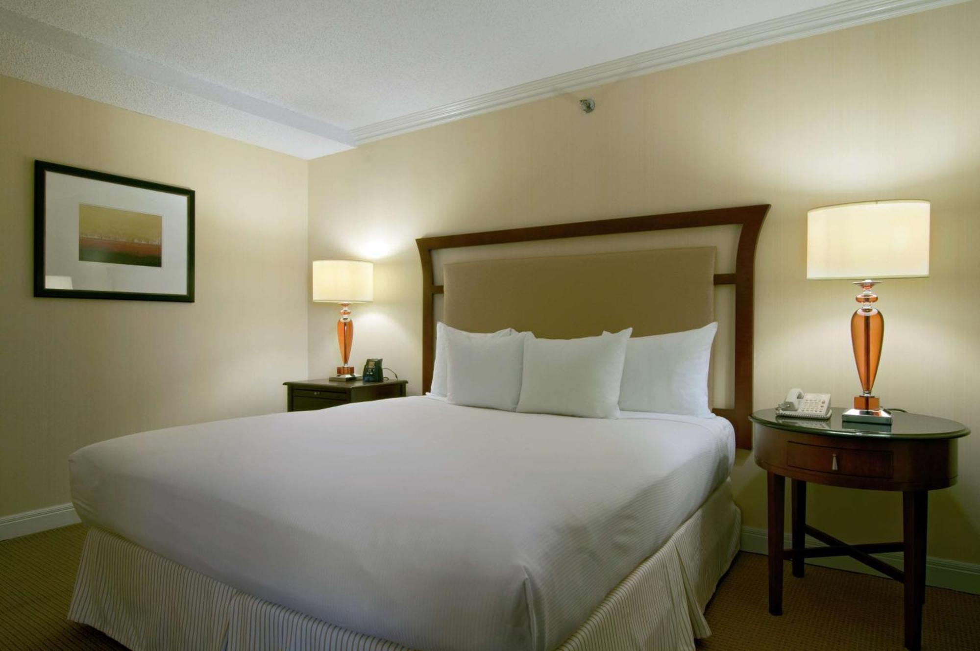 Hilton North Hills Hotel